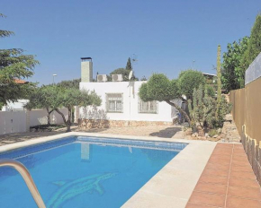 Casa con piscina y barbacoa